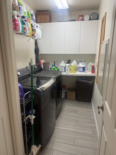 Laundry Room - 5780 Osprey Rd
