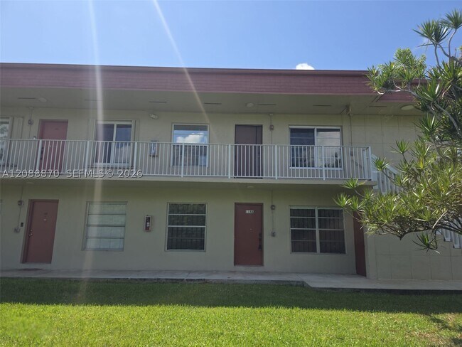 Building Photo - 12811 SW 43rd Dr