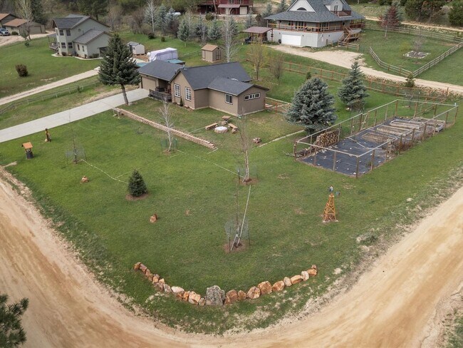 Building Photo - Spacious Single-Level Home in Wilderness Ranch