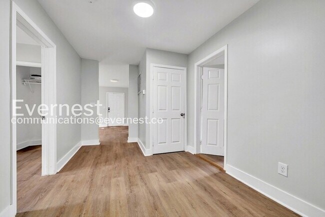 Building Photo - 4721 3rd Ave S
