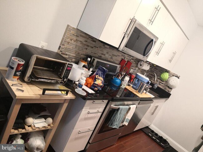 Primary Photo - 615 N 11th St