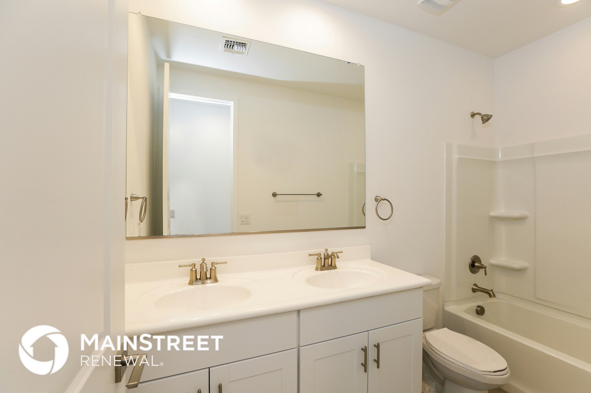 Building Photo - 10916 S 55th Ln