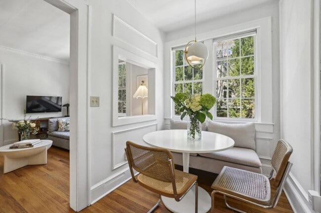 Building Photo - 70 Sheridan Dr NE