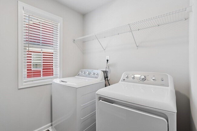 Building Photo - 4096 Island View Dr