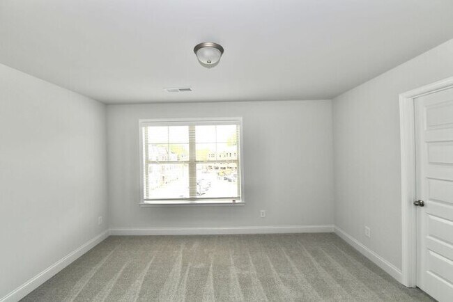 Building Photo - 574 Amarante Cir