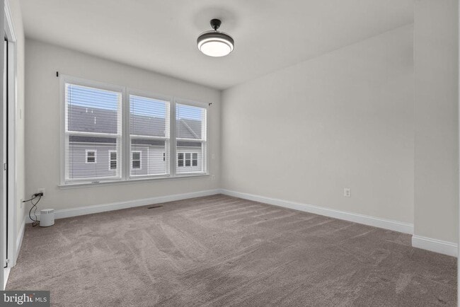 Building Photo - 17357 Redshank Rd