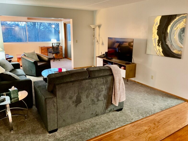 Building Photo - 2100 Valkyrie Dr NW