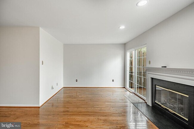 Building Photo - 124 Jeffords Ct