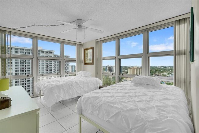 Building Photo - 525 N Ocean Blvd