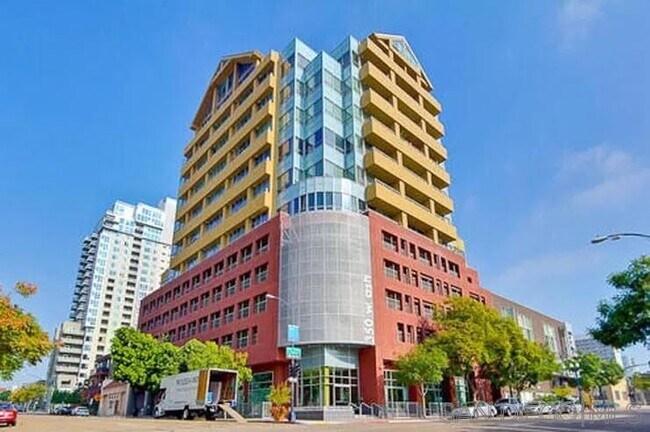 Building Photo - 350 W Ash St