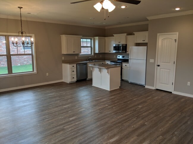 Building Photo - Check out this home in Russellville, AR