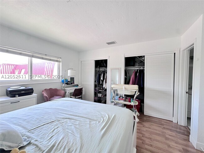 Building Photo - 8600 SW 67th Ave