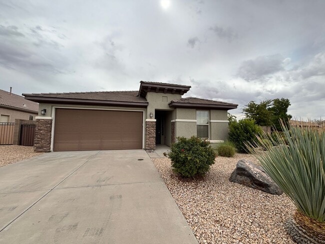 Primary Photo - SPACIOUS HOME FOR RENT!