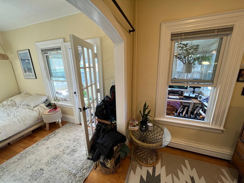 Building Photo - 12 Claremon St