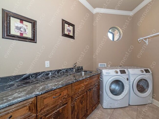 Building Photo - 6587 Westminster