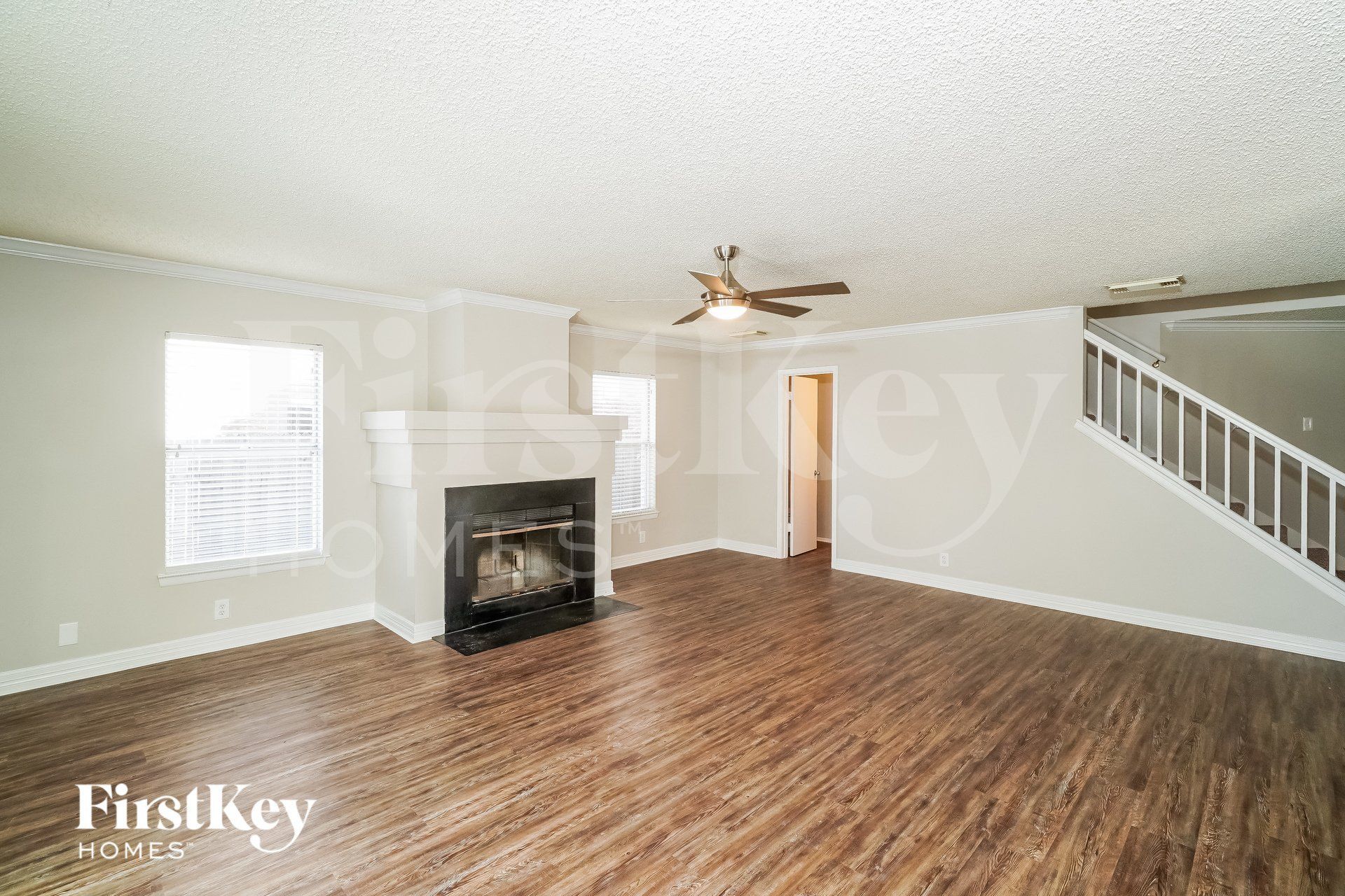 Building Photo - 14219 N Hills Village Dr