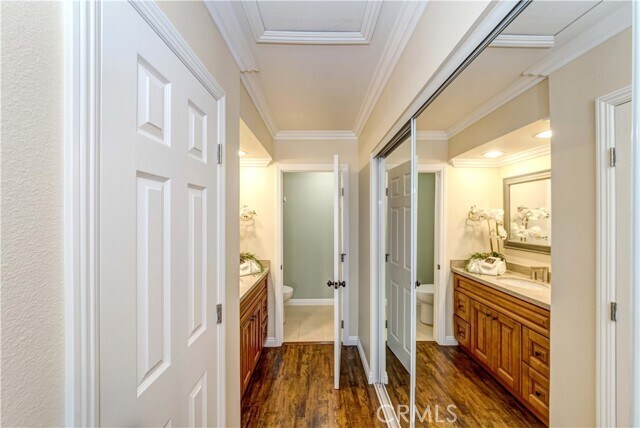 Building Photo - 5481 Villa Way