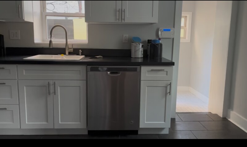 Building Photo - 1651 S Camac St