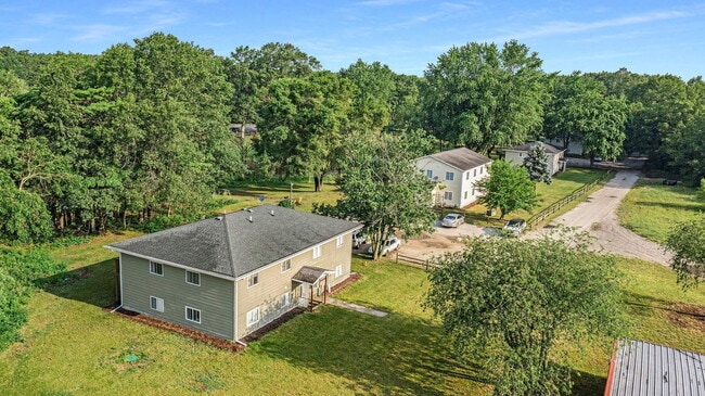 Building Photo - 1545 Carmil Dr