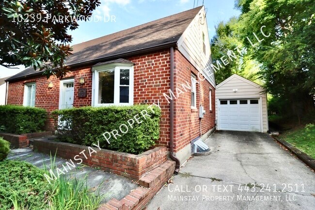 Building Photo - 10239 Parkwood Dr