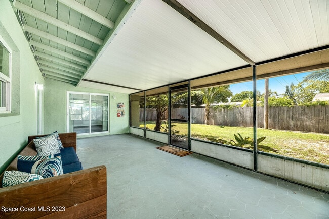 Building Photo - 250 Carib Dr