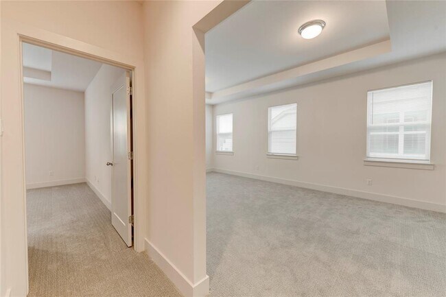 Building Photo - 1531 N Red Bud Ln