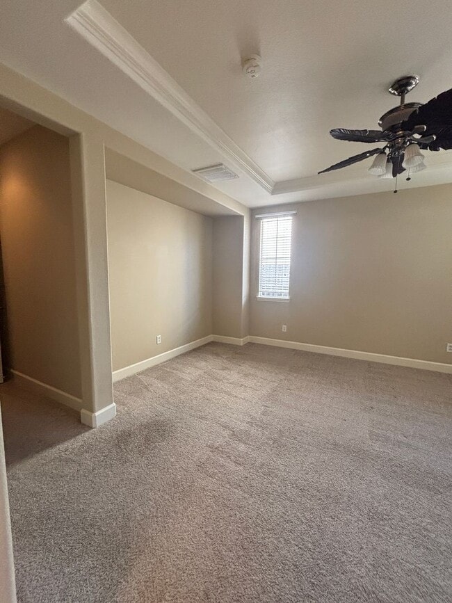 Building Photo - Woodlake Village Gated: 3 Bedroom, 2 Bathr...