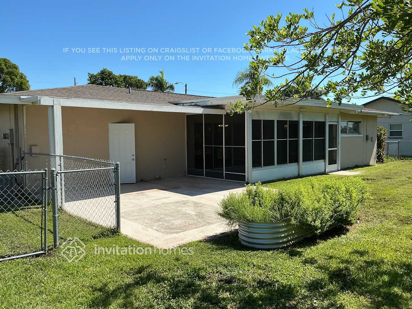 Building Photo - 138 SW 48th Terrace