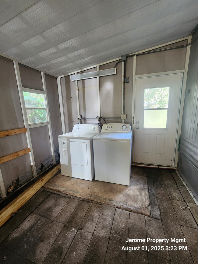 Building Photo - 4620 Plum St