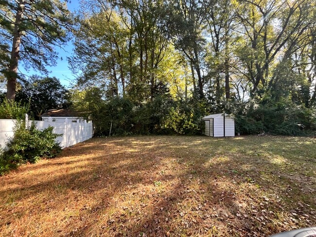 Building Photo - 407 N Parker St