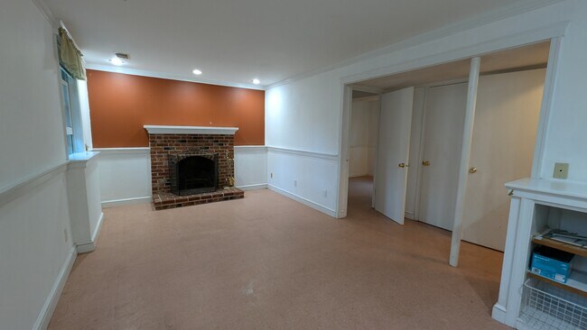 Building Photo - 12618 Pinecrest Rd