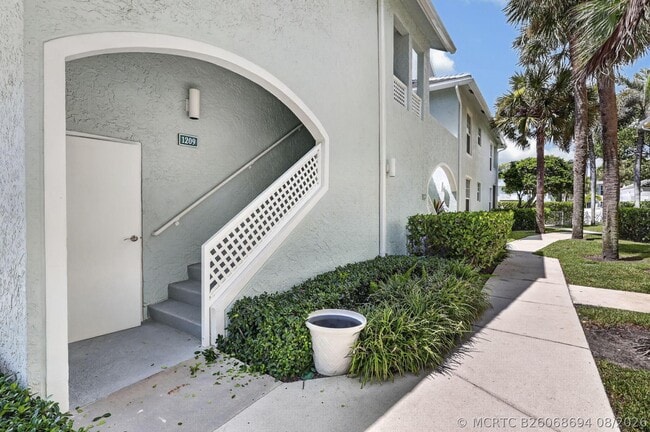 Building Photo - 1209 Mainsail Cir