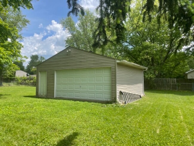 Building Photo - 4344 Terrace Dr
