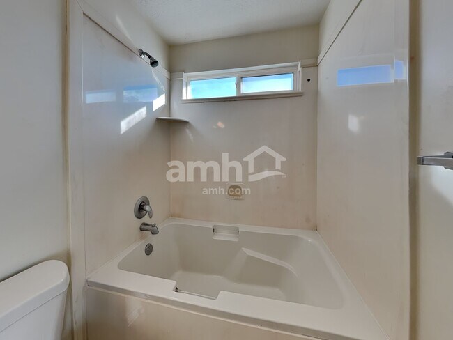 Building Photo - 2602 W 4050 S