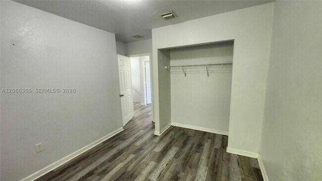 Building Photo - 14084 NE 2nd Ct