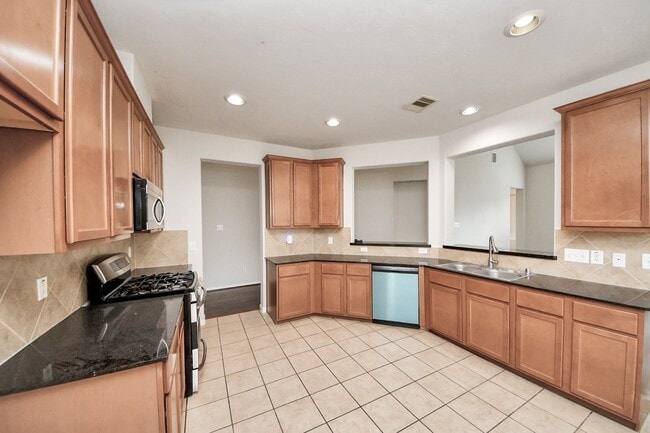 Building Photo - 24523 Red Bluff Tr