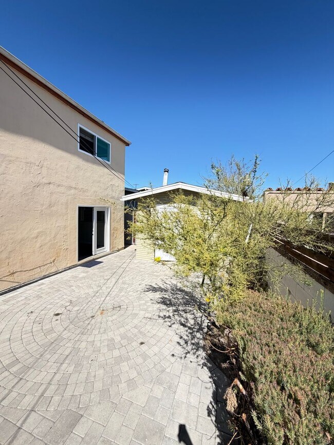 Building Photo - Big House. Prime Location. Normal Heights Lifestyle.