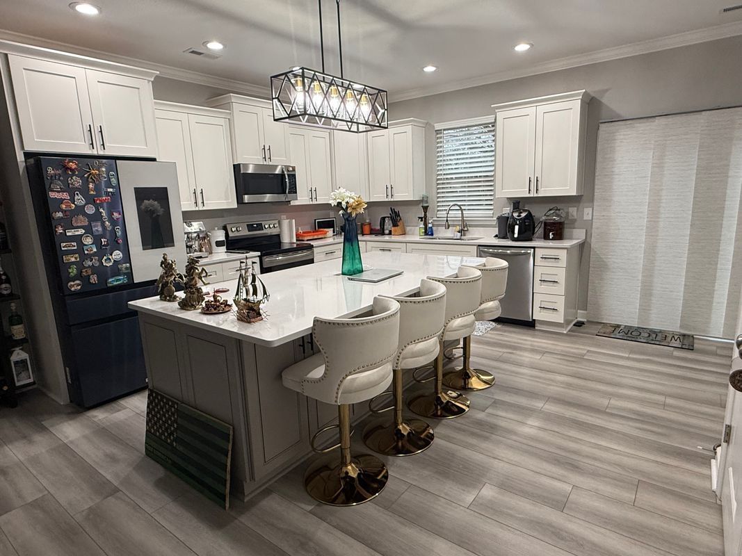 Building Photo - 1614 Hawthorne Dr