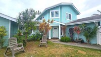 Building Photo - Coconut Grove, Close to everything!!