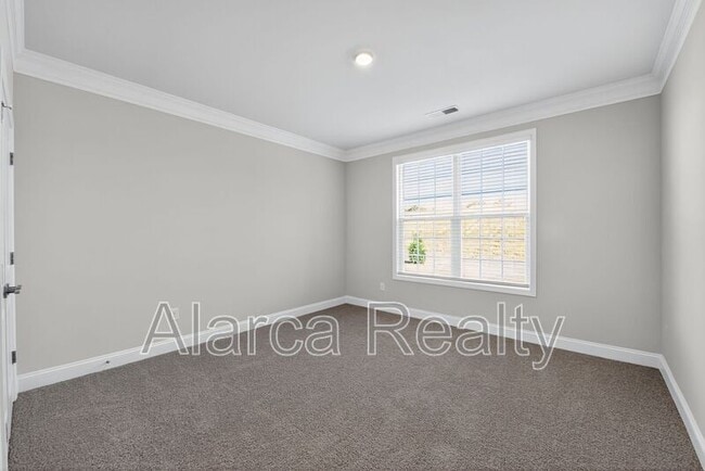 Building Photo - 7172 Sylvan Retreat Dr