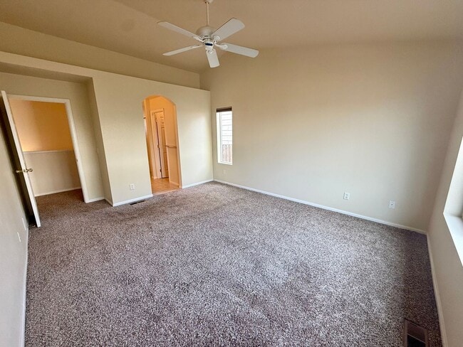 Building Photo - 3 bedroom, 2 Bath Ranch Home with 2 Car Attached Garage (WEEKLY MOWING INCLUDED) in South Fort Co...