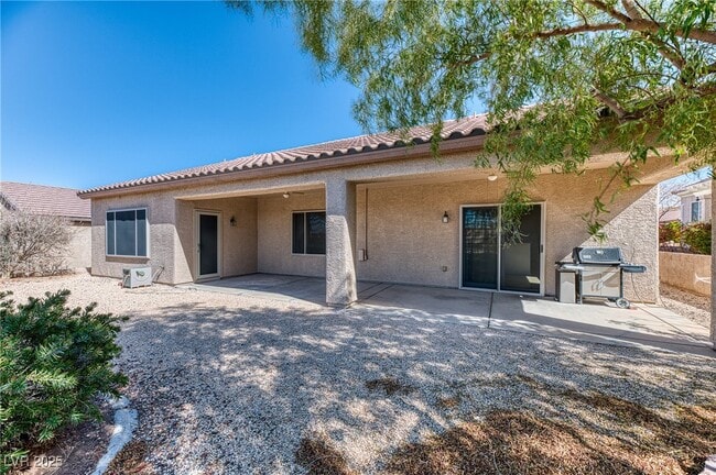 Building Photo - 2253 Laurel Heights Ln