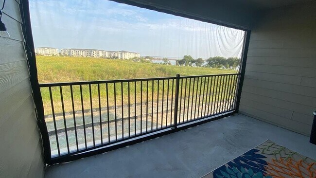 Building Photo - 2008 Naples Dr