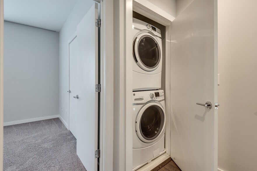 Building Photo - 415 Gartrell St SE