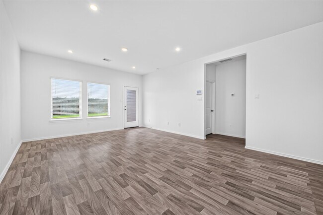Building Photo - 24206 Foxdale Bay Ct