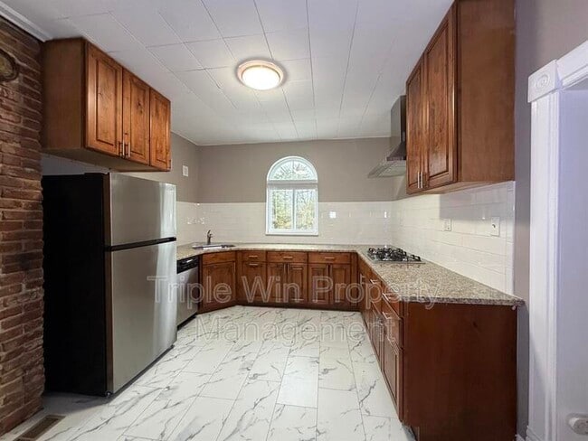 Building Photo - 307 State Hwy 47