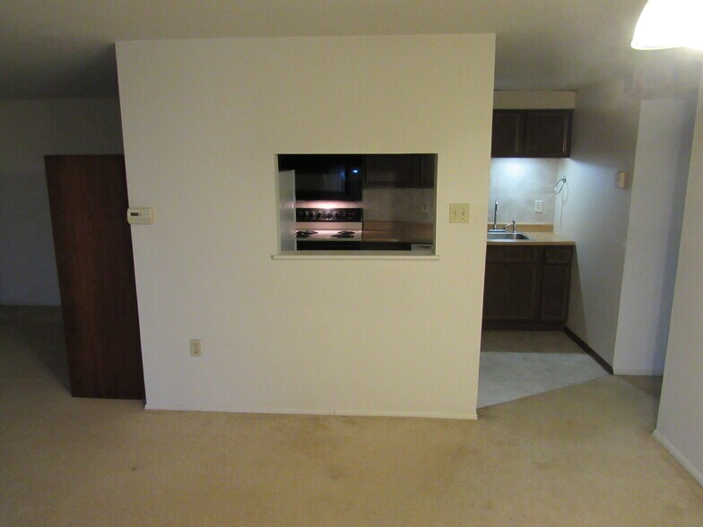 Building Photo - 27614 Evergreen Run