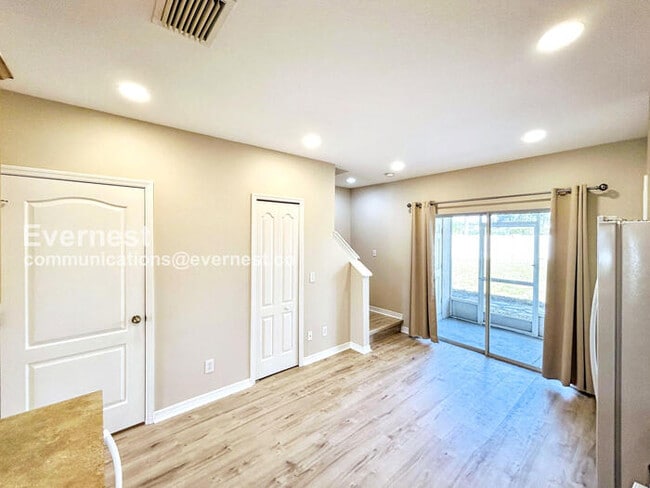 Building Photo - 16351 Swan View Cir