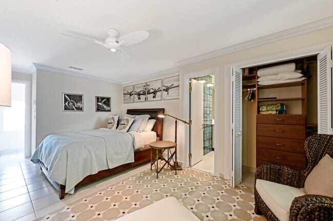 Building Photo - 825 Marbella Ln