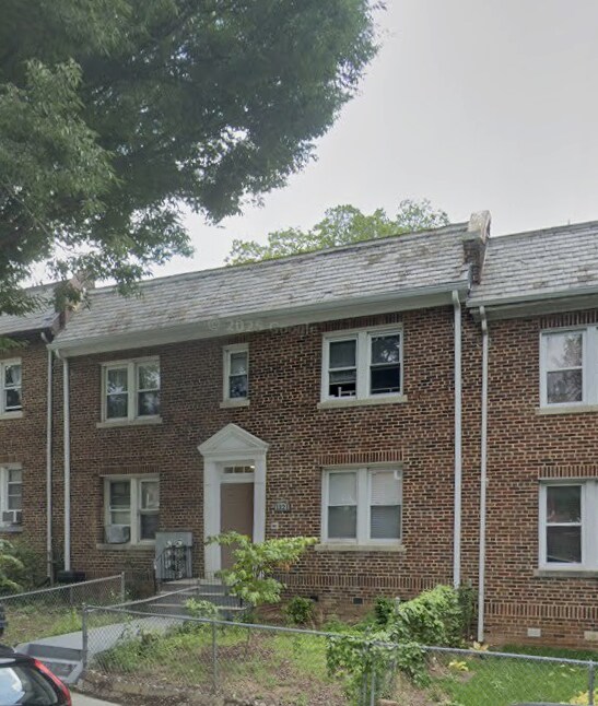 Building Photo - 1321 Orren St NE